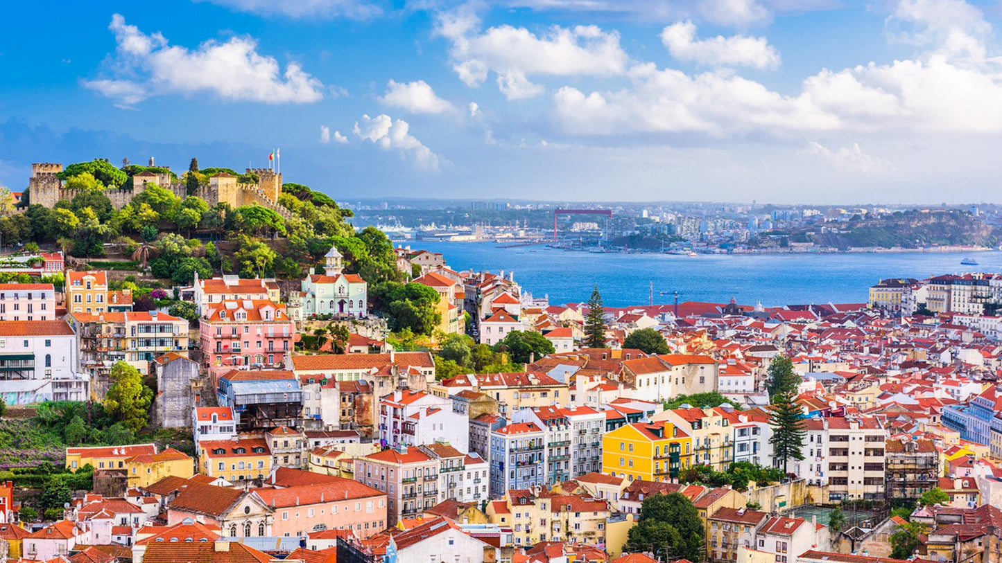 Travel Alone? Share Room and Find Travel Buddy in Lisbon