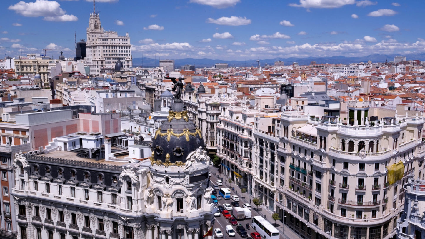 Travel Alone? Share Room and Find Travel Buddy in Madrid